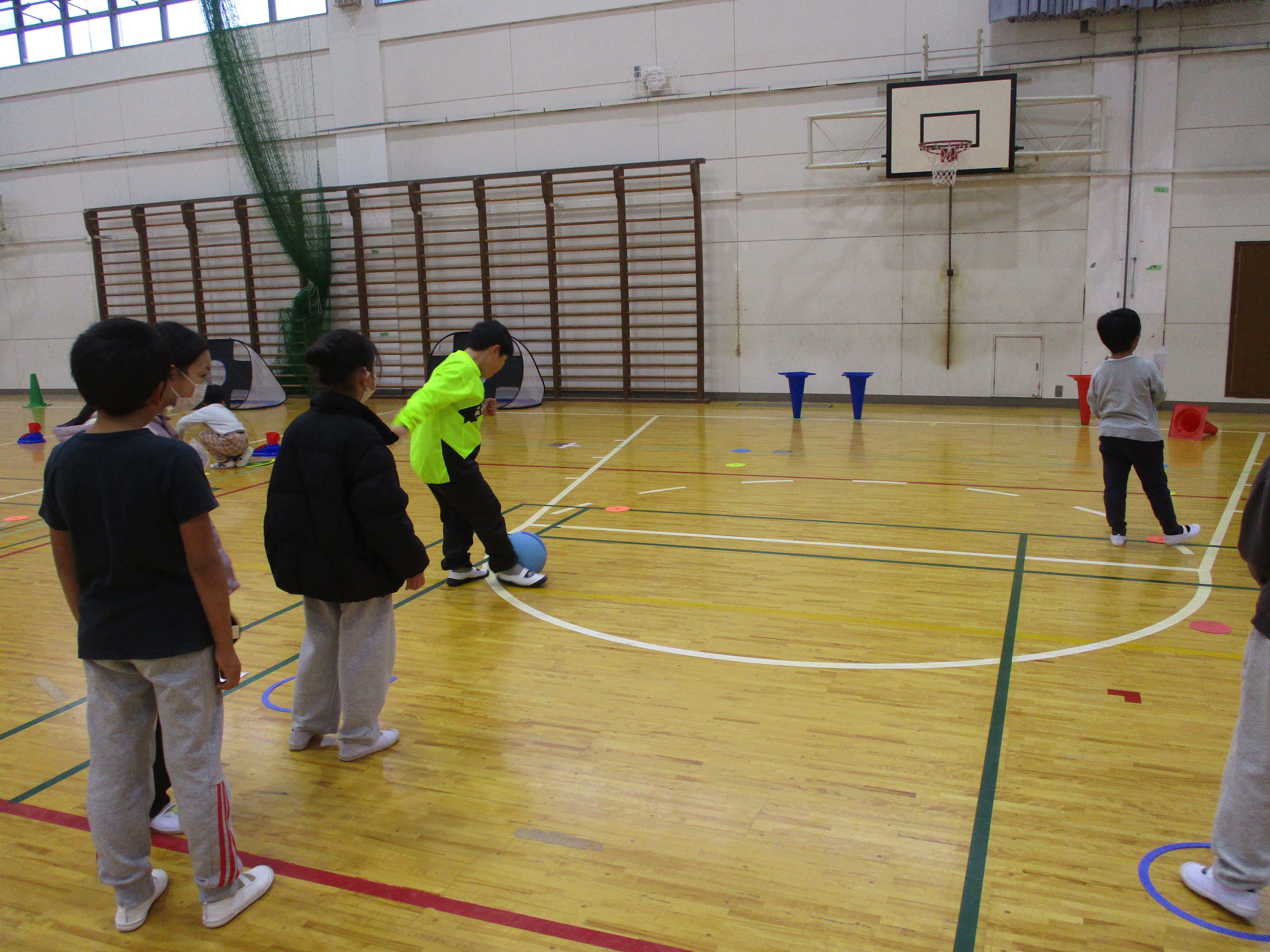 ����������