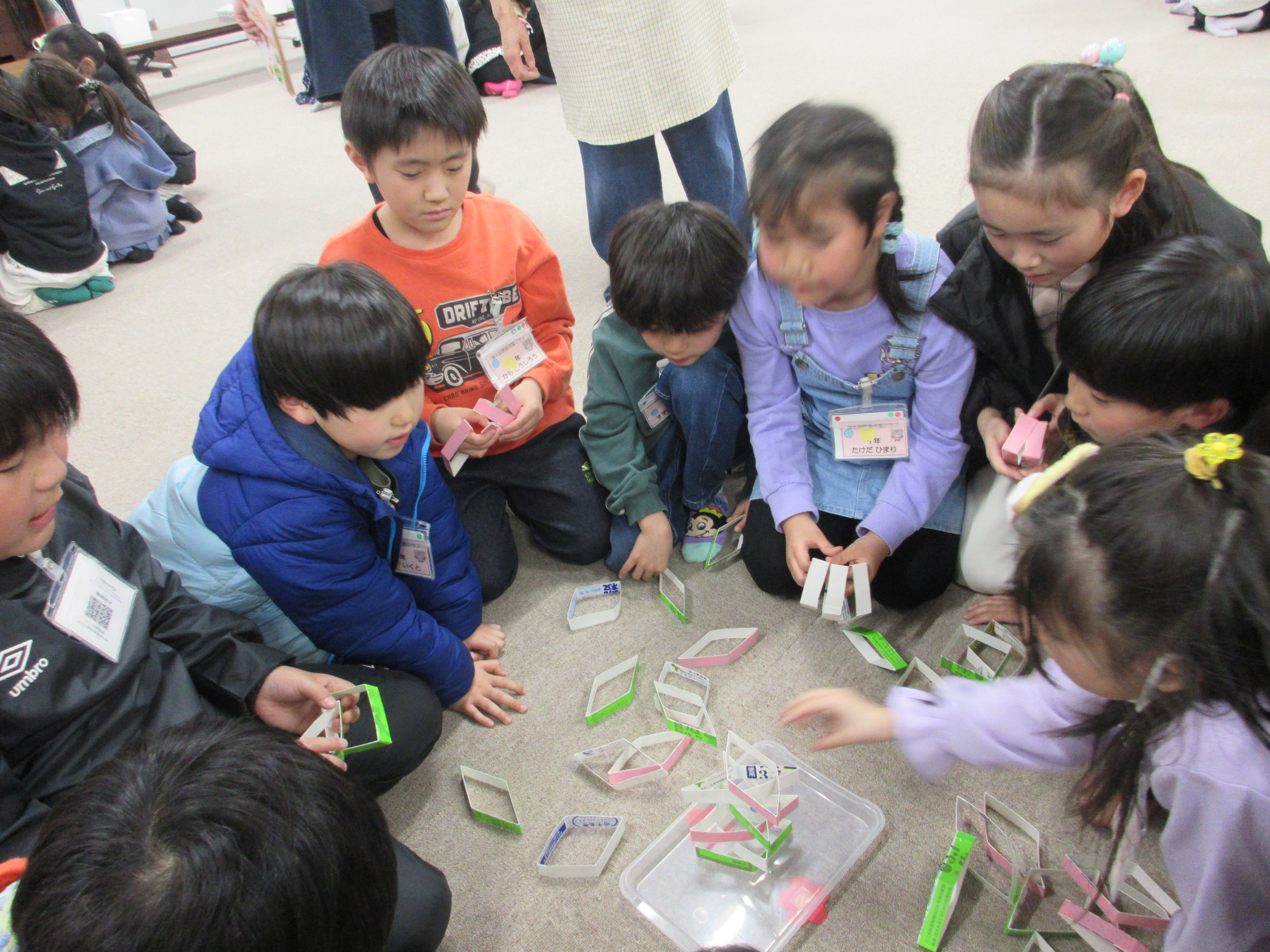 ����������